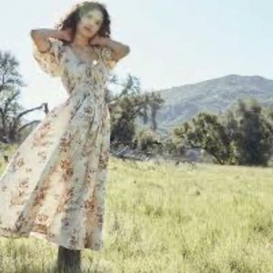 DOEN VICTOIRE DRESS -- FIELD OF TULIPS SIZE SMALL PERF ET CONDITION